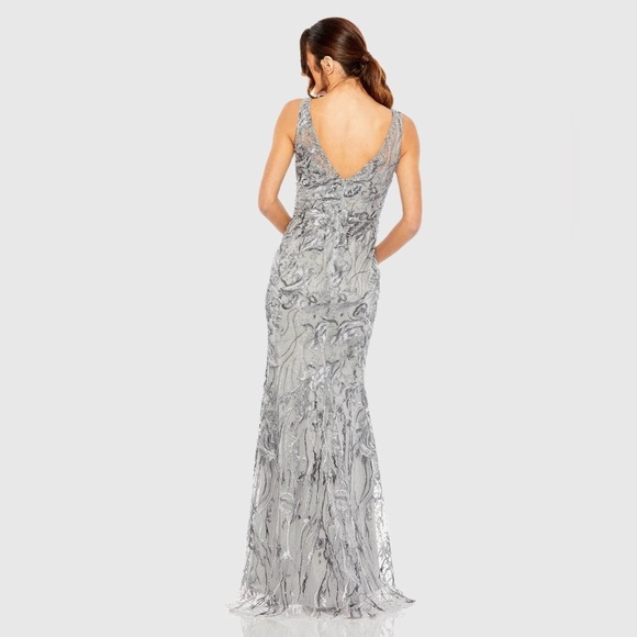 Mac Duggal 20484 NWT Sleeveless High Neck Embroidered Gown - Picture 3 of 7